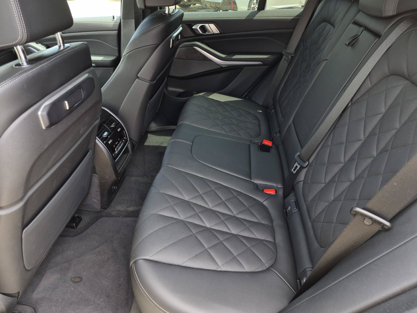 Certified 2025 BMW X5 xDrive40i w/ Climate Comfort Package AWD/4WD image 18