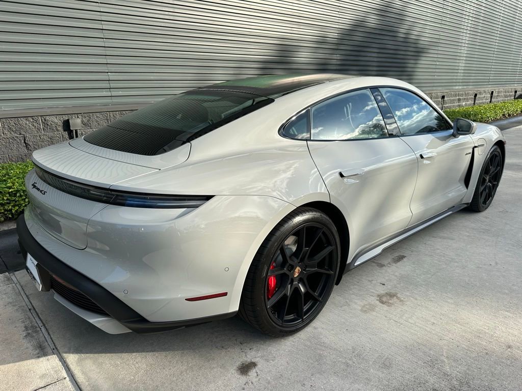 Used 2025 Porsche Taycan 4S image 9