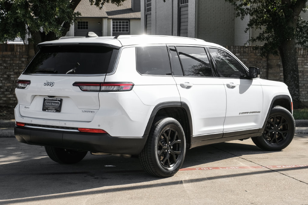 Used 2023 Jeep Grand Cherokee L Limited AWD/4WD image 16