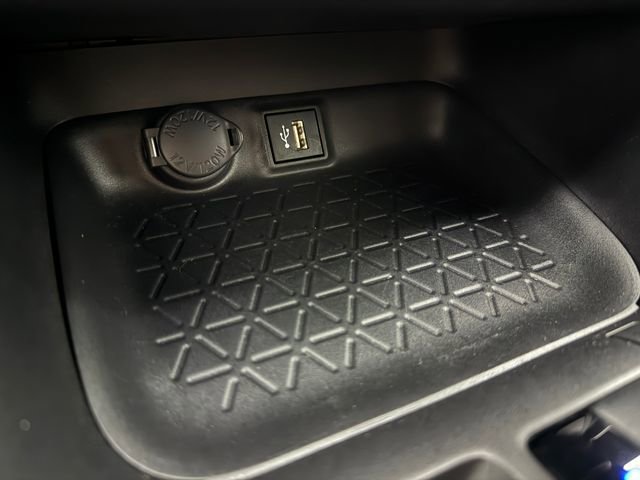 Used 2024 Toyota RAV4 SE w/ Convenience Package image 19