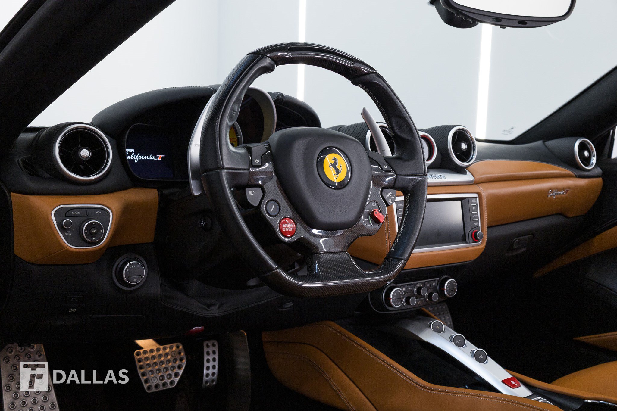 Used 2017 Ferrari California T RWD image 29