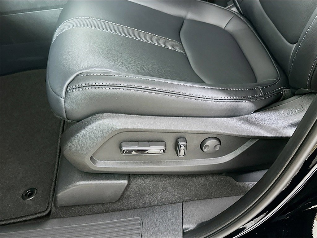 New 2025 Honda Pilot EX-L image 9