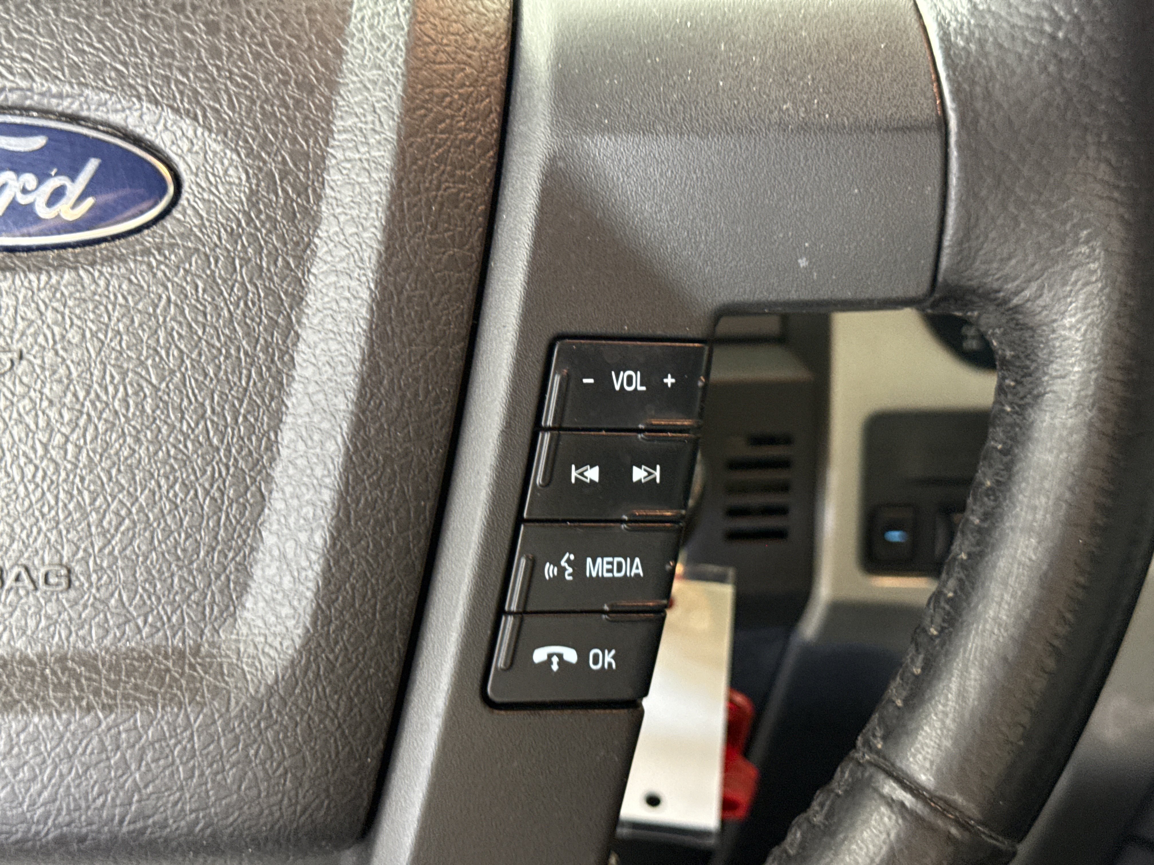 Used 2014 Ford F150 XLT w/ Equipment Group 302A Luxury AWD/4WD image 23