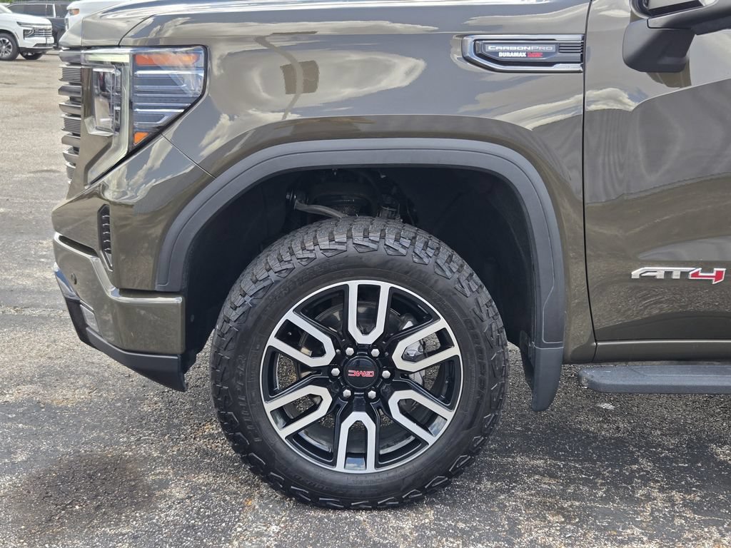 Used 2023 GMC Sierra 1500 AT4 w/ AT4 Premium Package AWD/4WD image 8