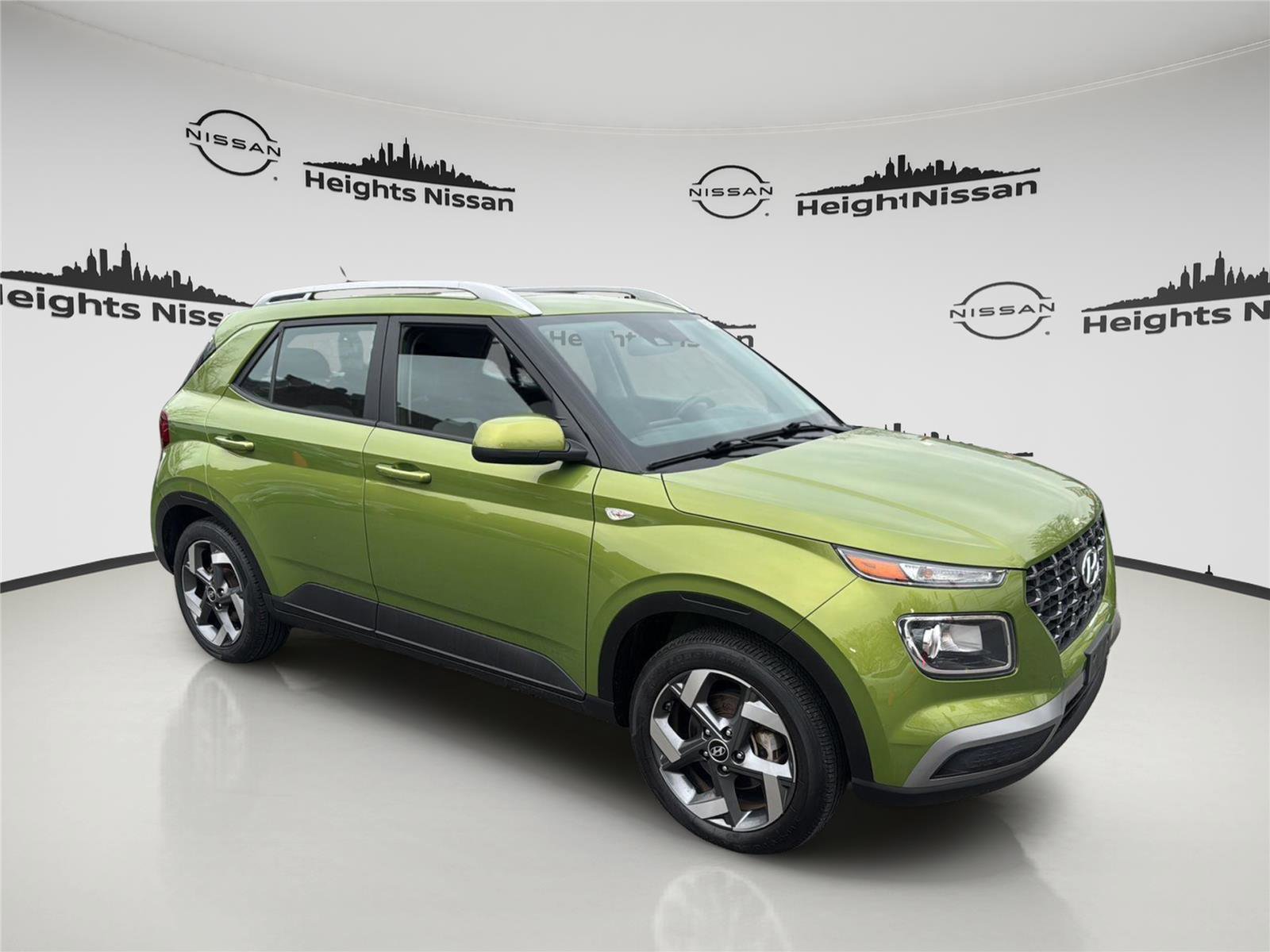 Used 2023 Hyundai Venue SEL w/ Cargo Package image 7