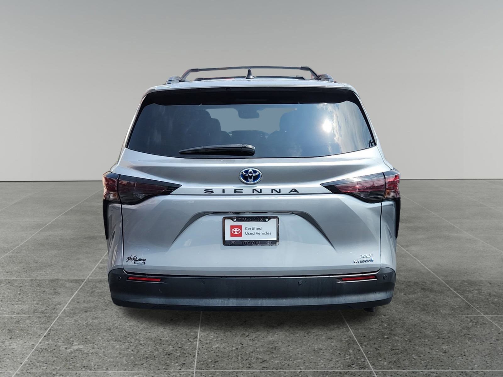 Certified 2023 Toyota Sienna XLE image 6