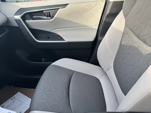 Used 2025 Toyota RAV4 XLE image 22