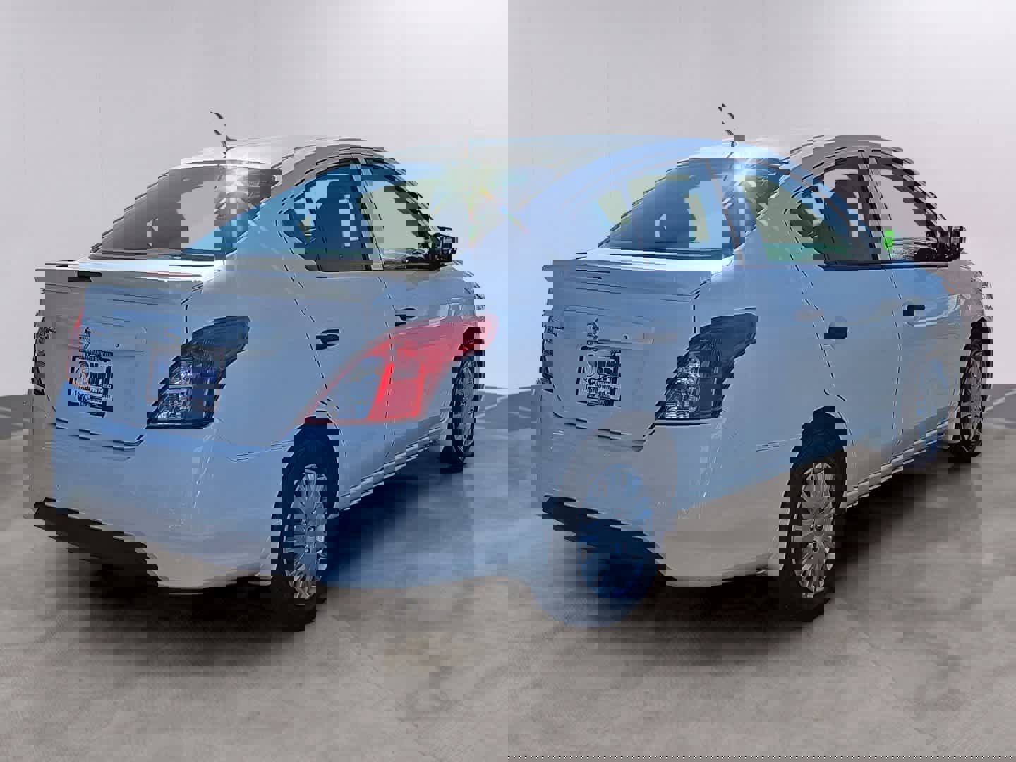 Used 2017 Nissan Versa S Plus image 4