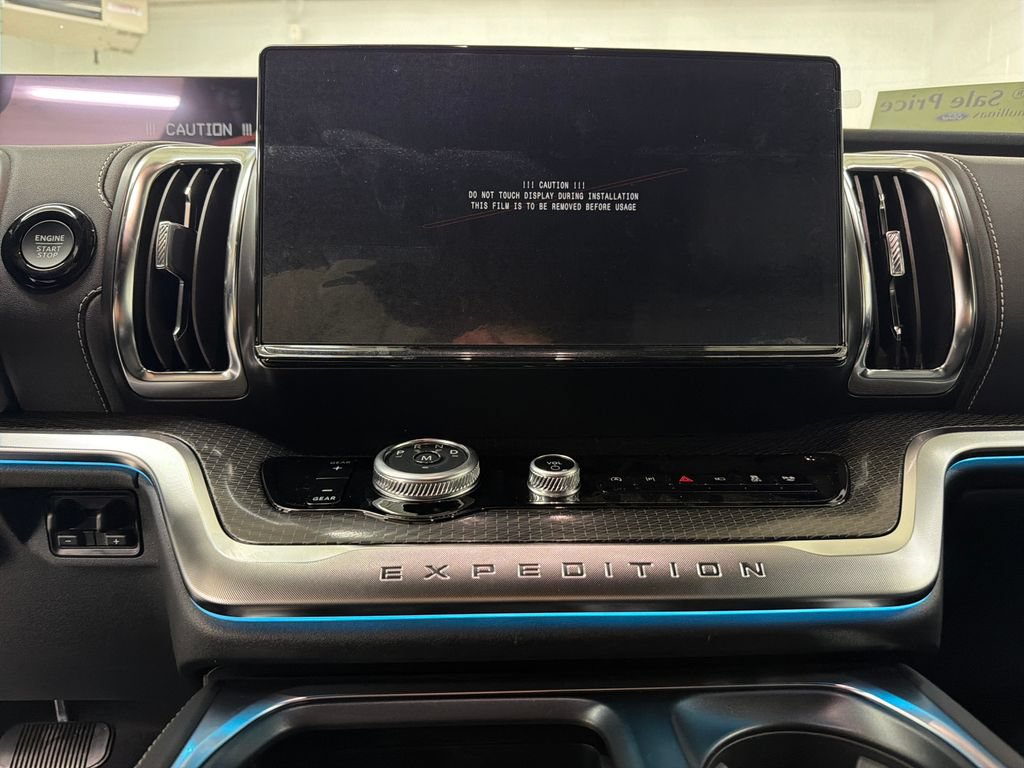 New 2027 Ford Expedition Platinum w/ Stealth Appearance Package RWD image 19