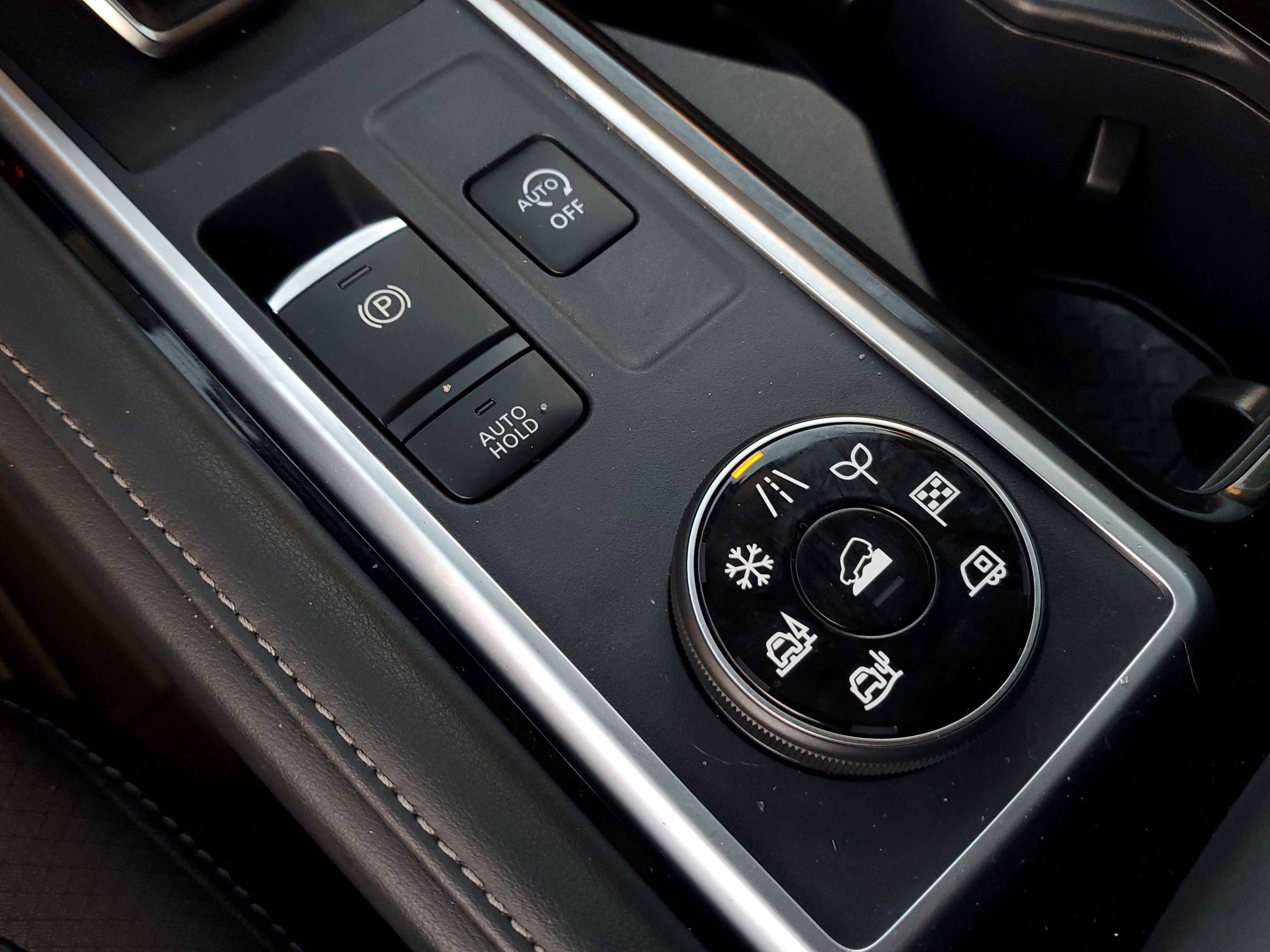 Used 2024 Nissan Pathfinder SL image 8