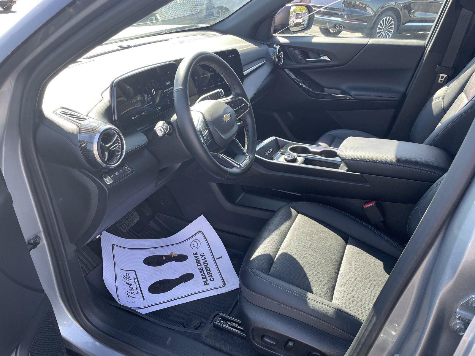 Used 2026 Chevrolet Equinox LT w/ Convenience Package II AWD/4WD image 9