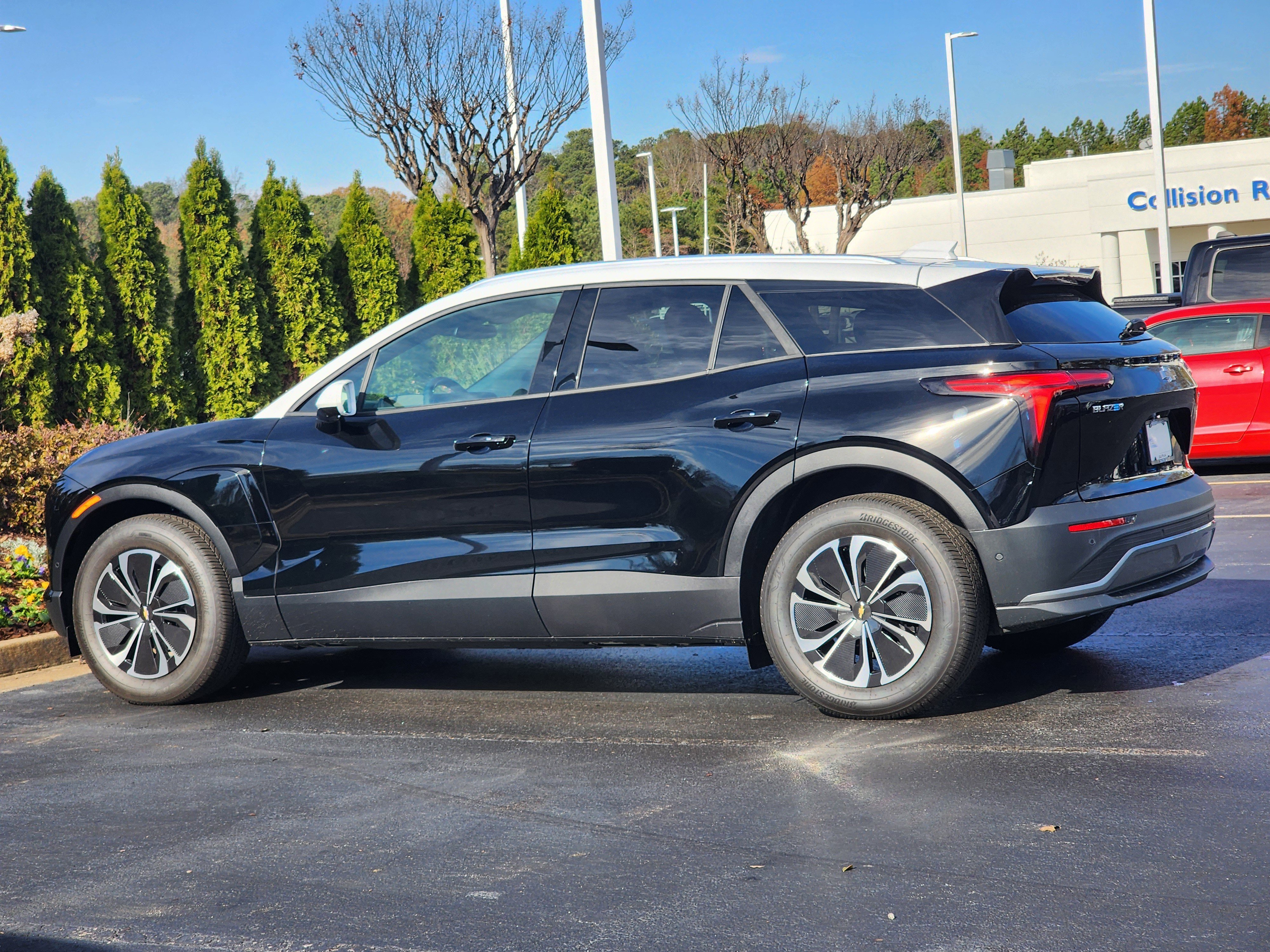 New 2026 Chevrolet Blazer EV LT w/ Super Cruise Package AWD/4WD image 8