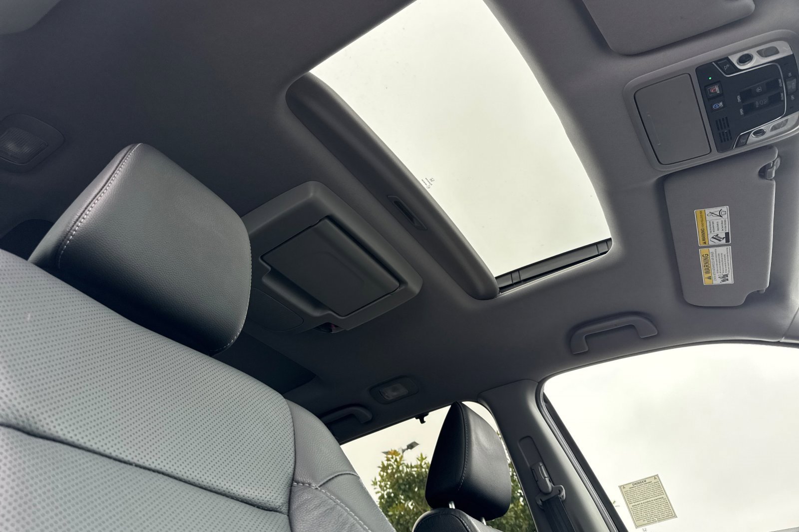 Used 2022 Honda Pilot Elite image 18