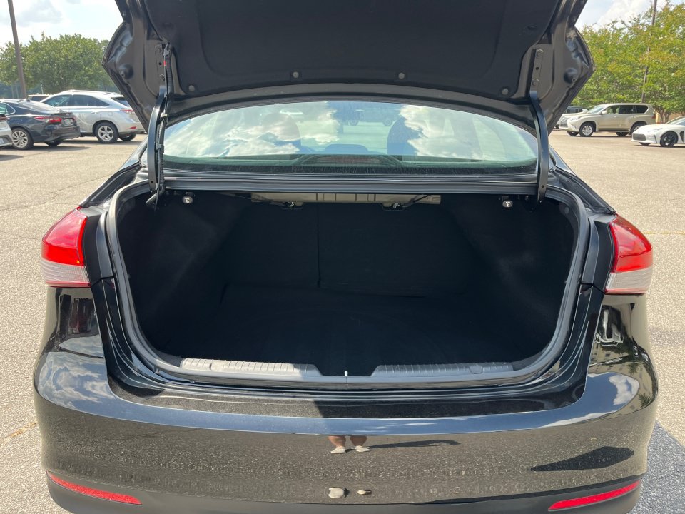 Used 2017 Kia Forte LX FWD image 17