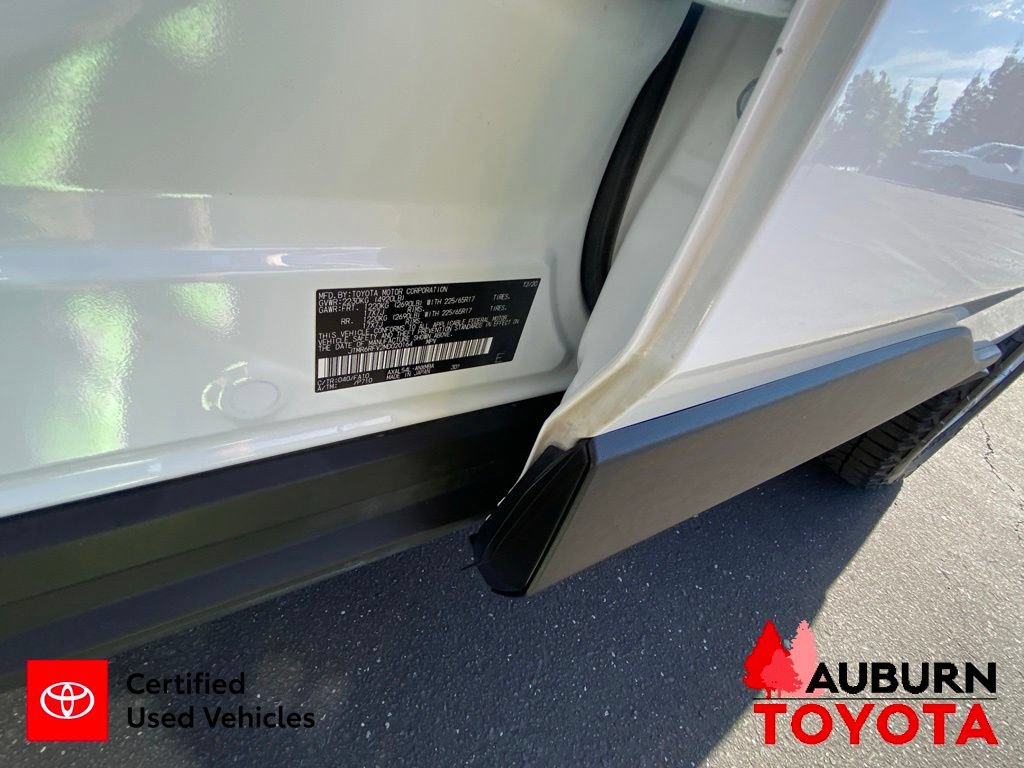 Certified 2021 Toyota RAV4 XLE w/ Convenience Package AWD/4WD image 34