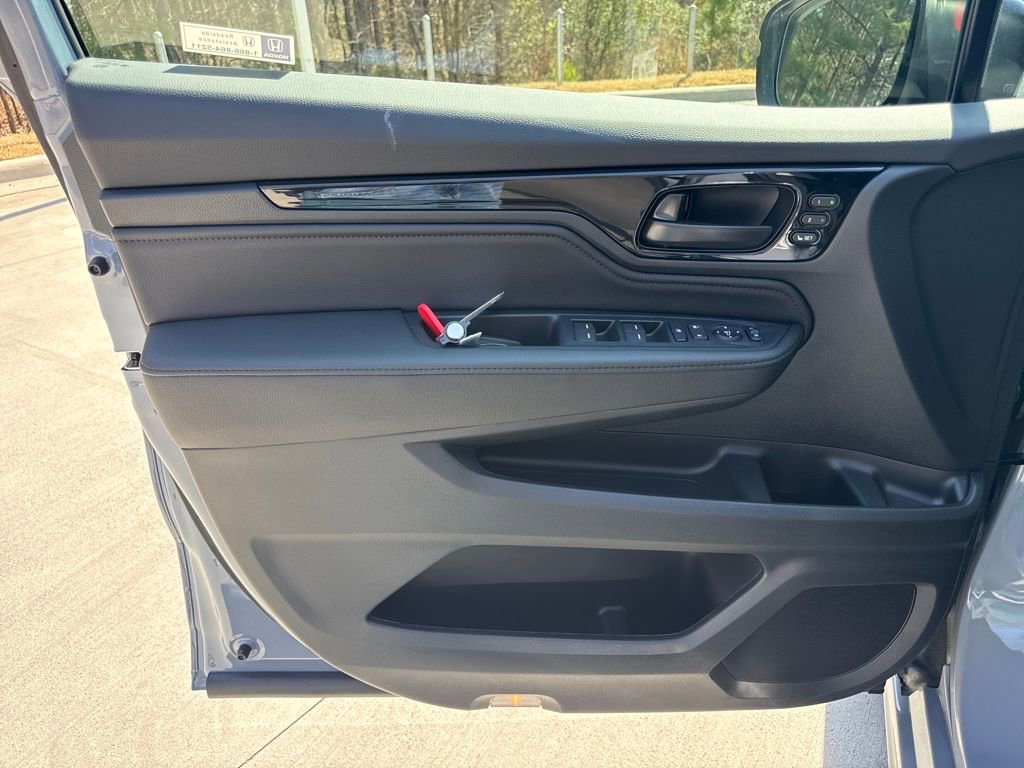 New 2026 Honda Odyssey Touring image 12