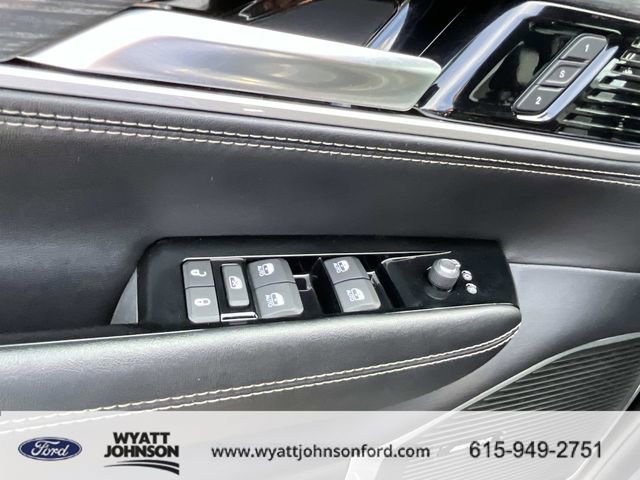 Used 2024 Jeep Wagoneer L Series II w/ Flexible Seating Group image 27