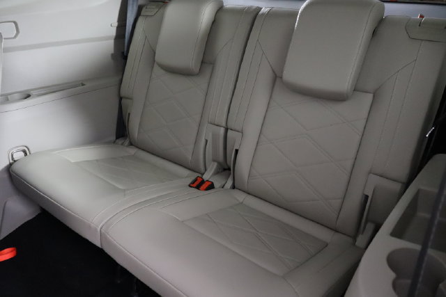 Used 2024 Volkswagen Atlas SE FWD image 17
