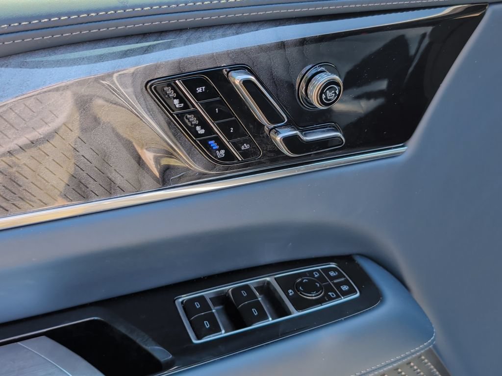 Used 2026 Cadillac Escalade IQ Sport 2 AWD/4WD image 15