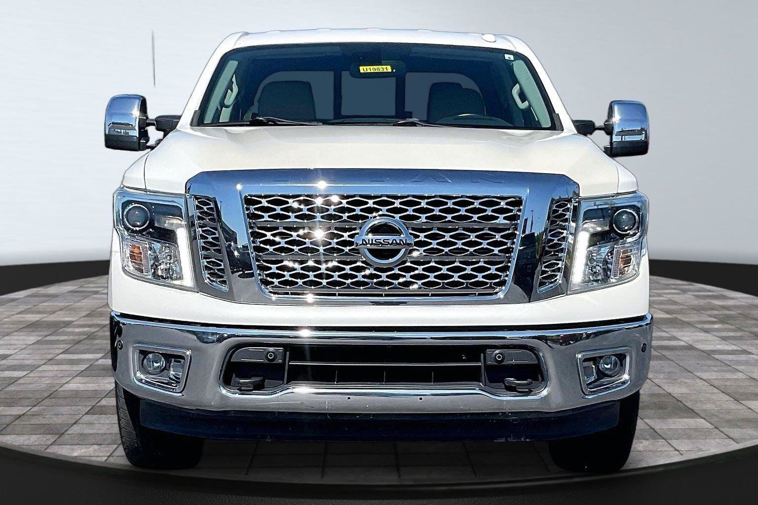 Used 2018 Nissan Titan SL w/ Chrome Package AWD/4WD image 2