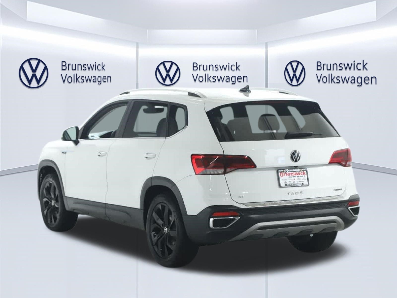 Certified 2023 Volkswagen Taos SE w/ Black Wheel Package AWD/4WD image 40