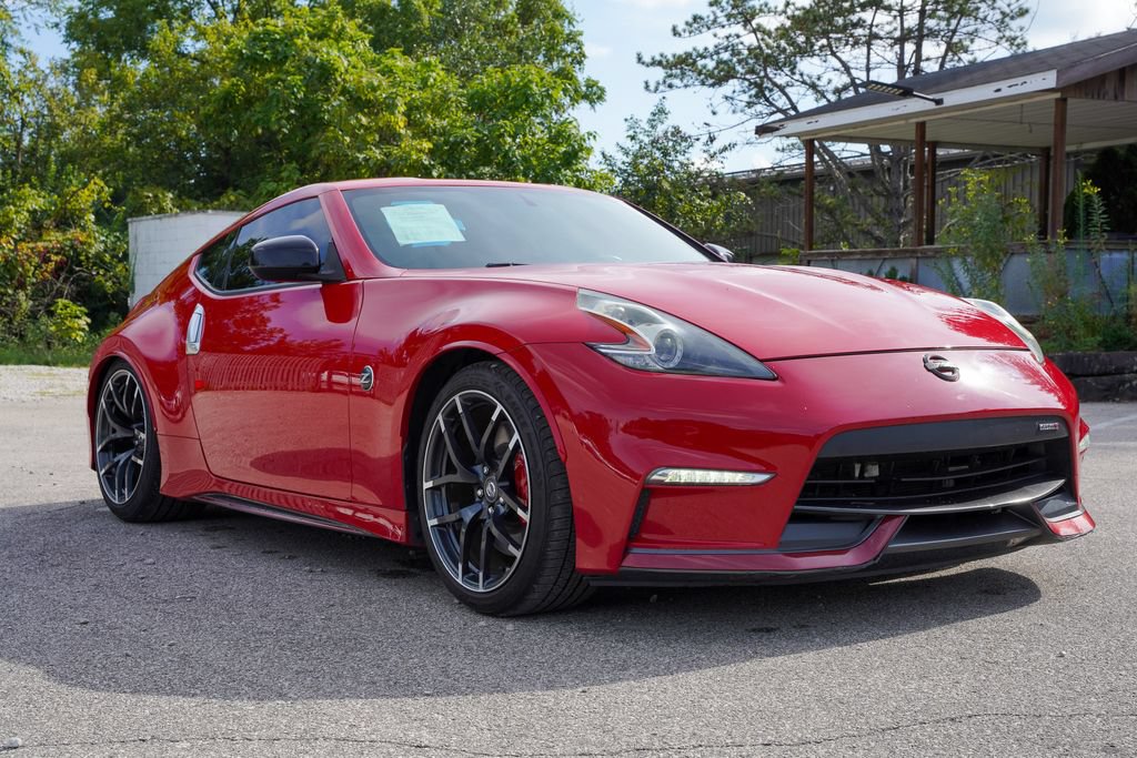 Used 2017 Nissan 370Z NISMO RWD image 10