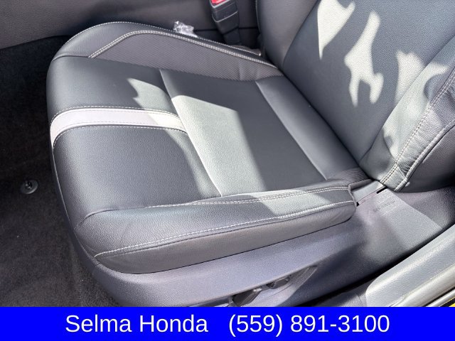 Used 2025 Toyota Camry SE FWD image 9