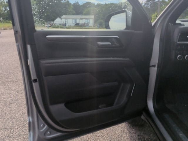 Used 2025 Chevrolet Suburban Z71 AWD/4WD image 15