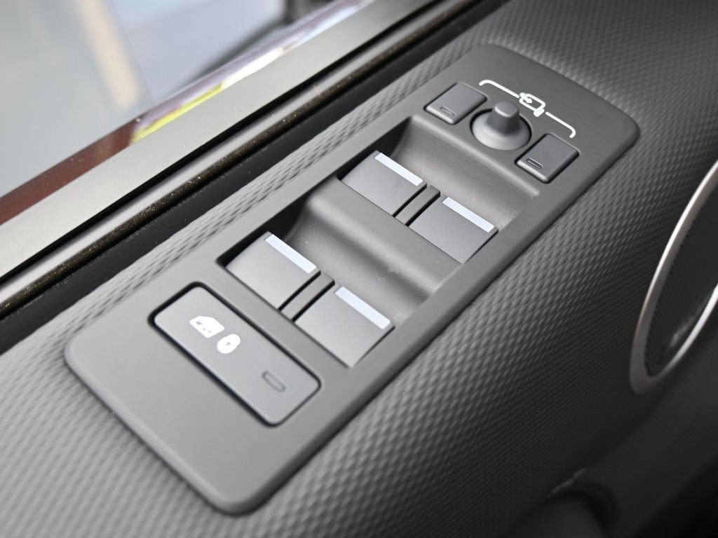 Used 2026 Land Rover Discovery Limited Edition image 14