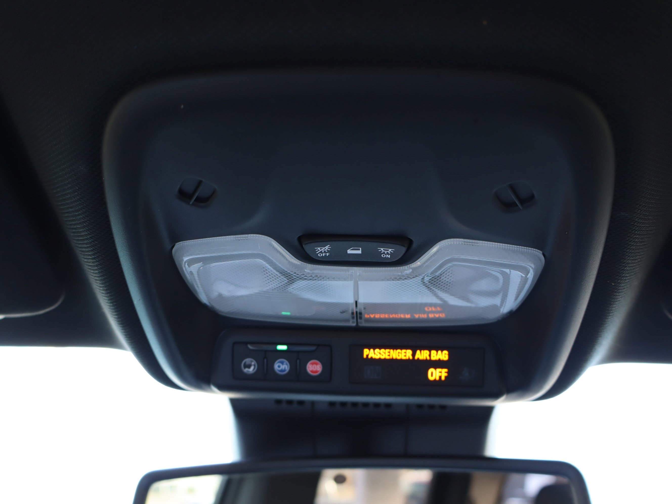 Certified 2025 Chevrolet Colorado Z71 w/ Midnight Edition image 31