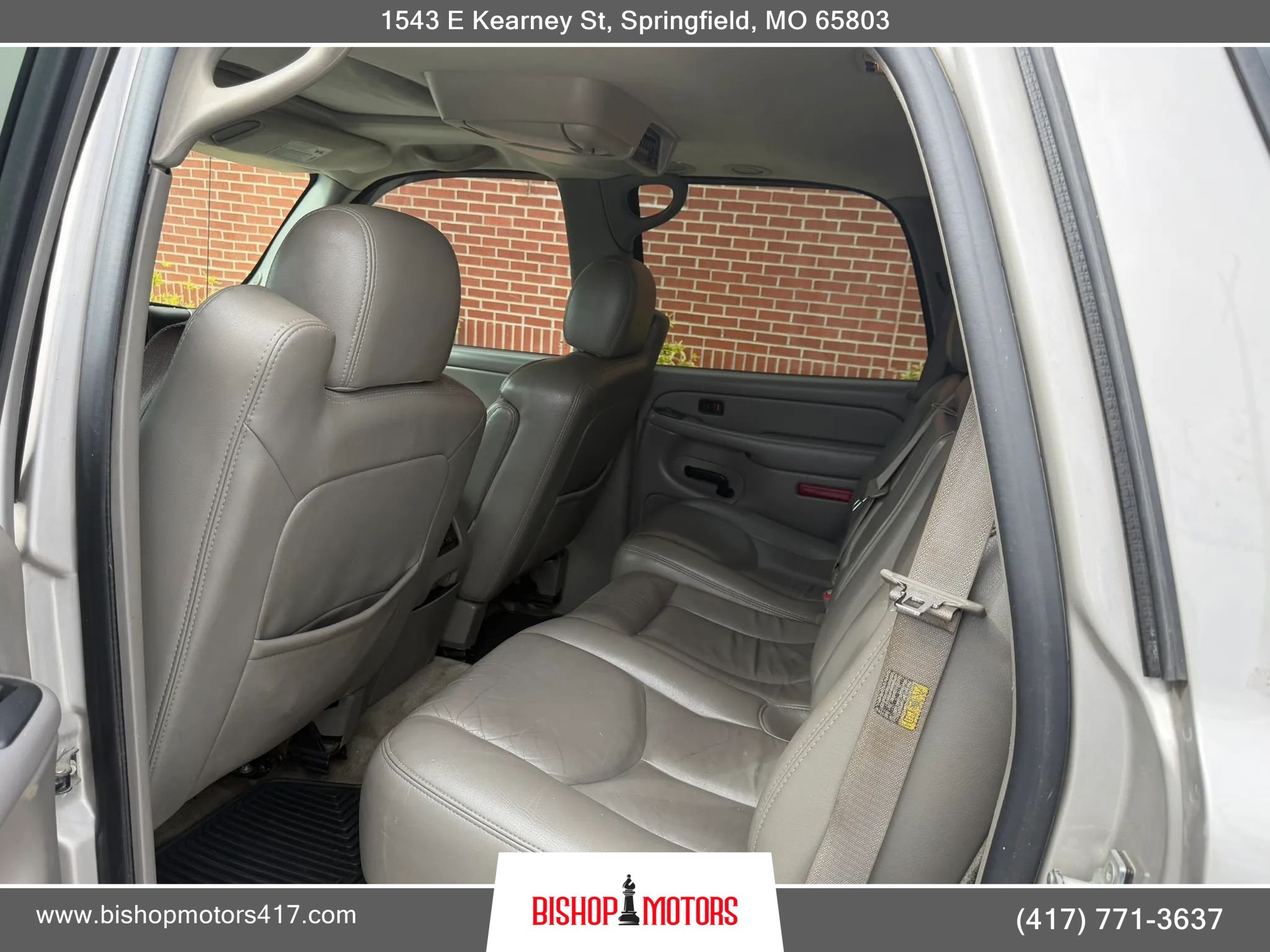 Used 2004 Chevrolet Tahoe LT w/ LT Preferred Equipment Group AWD/4WD image 9