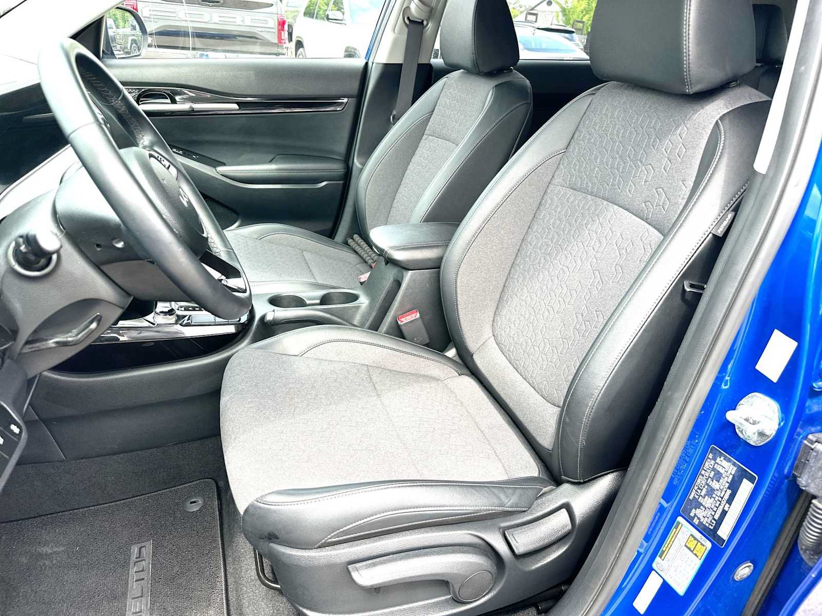 Used 2025 Kia Seltos S FWD image 17