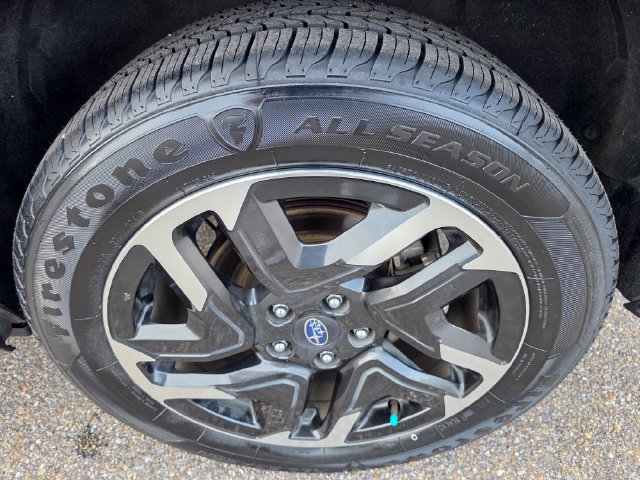 Used 2025 Subaru Forester Limited AWD/4WD image 11