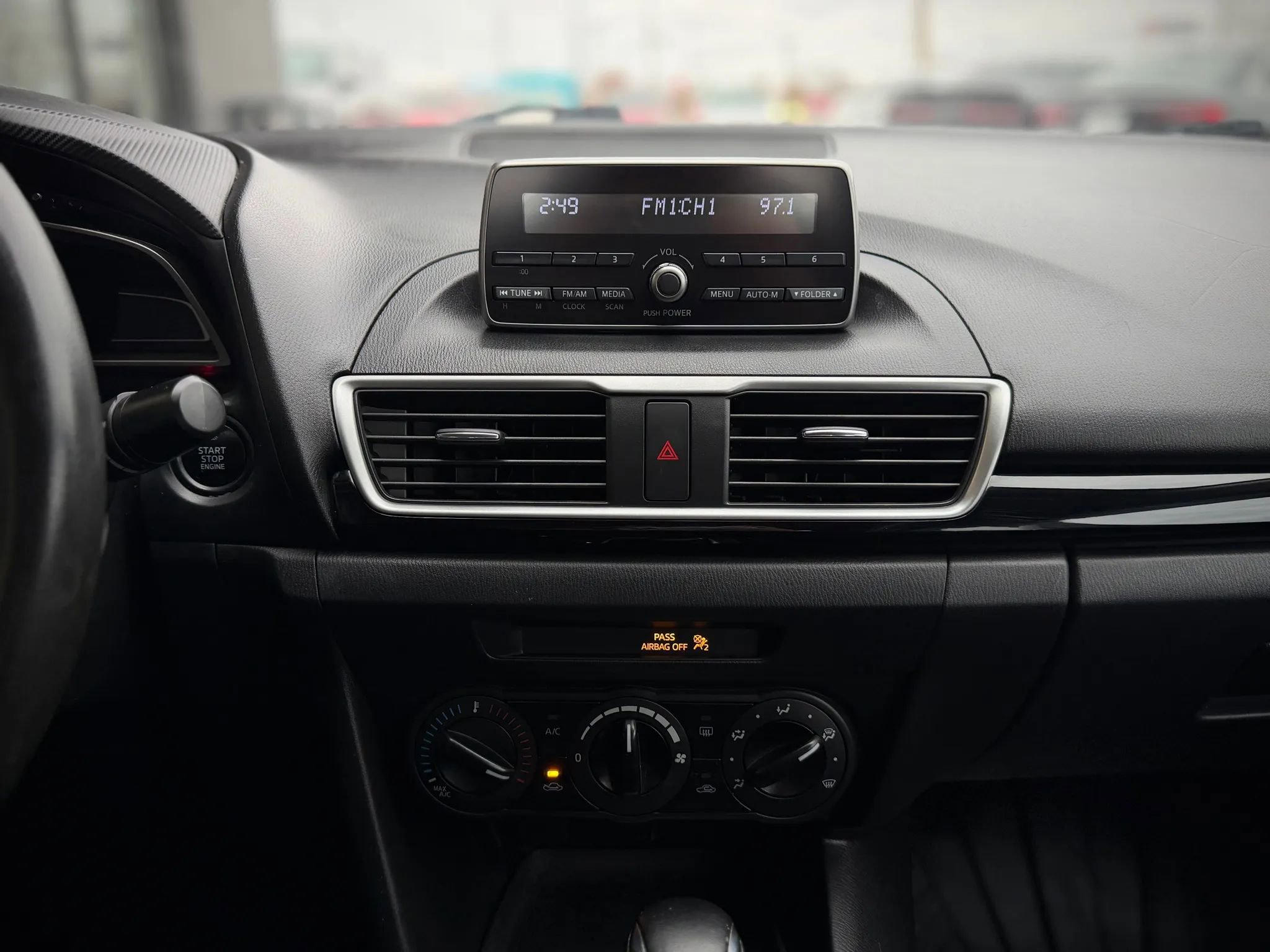 Used 2015 MAZDA MAZDA3 i SV image 12