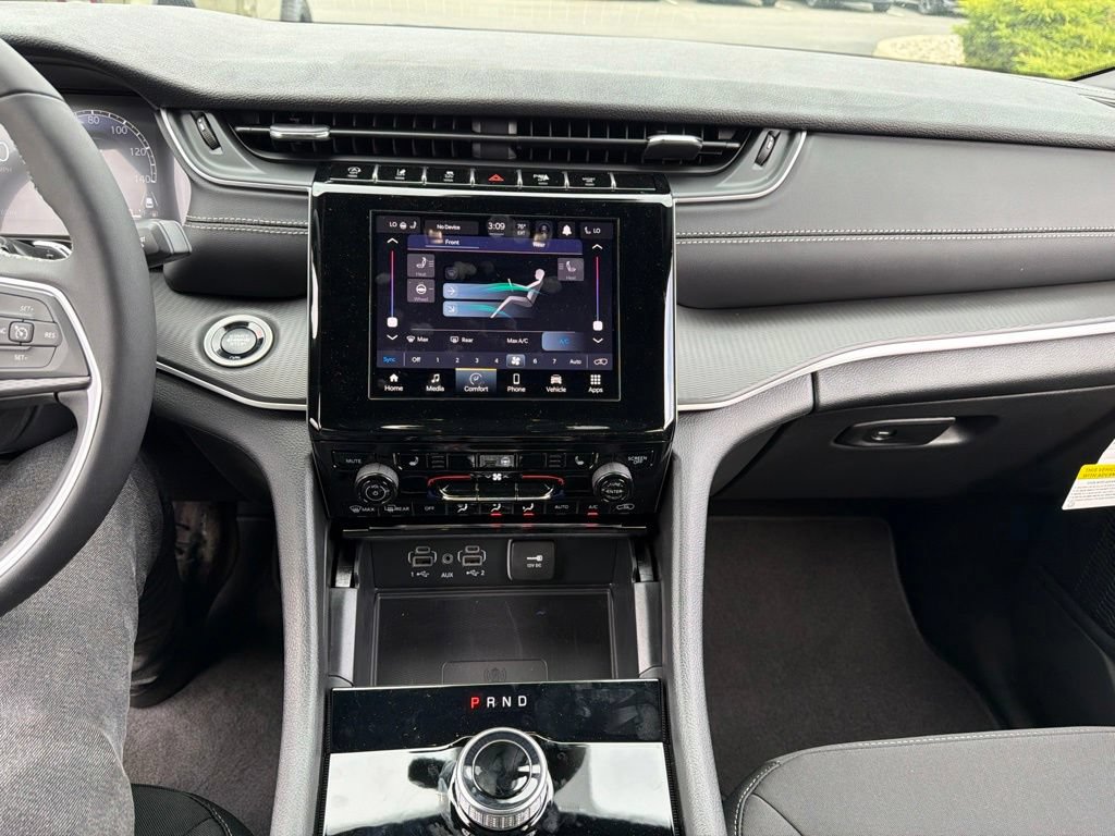 New 2026 Jeep Grand Cherokee L 4WD image 23