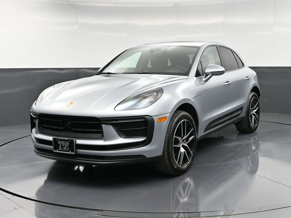 Certified 2025 Porsche Macan image 6