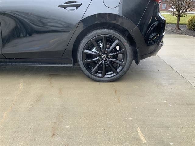 New 2026 MAZDA MAZDA3 Hatchback w/Premium Plus Pkg image 4