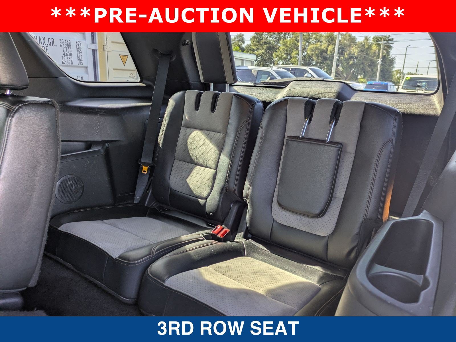 Used 2017 Ford Explorer XLT w/ Equipment Group 202A FWD image 17
