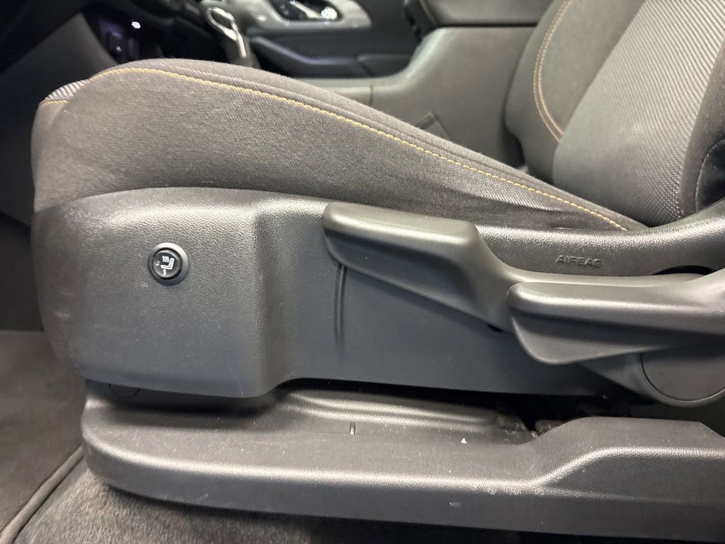 Used 2021 Chevrolet Traverse LS image 30