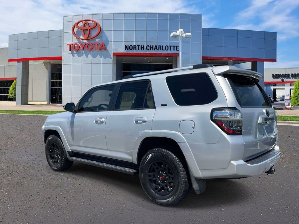 Used 2020 Toyota 4Runner SR5 Premium w/ Moonroof Package AWD/4WD image 4