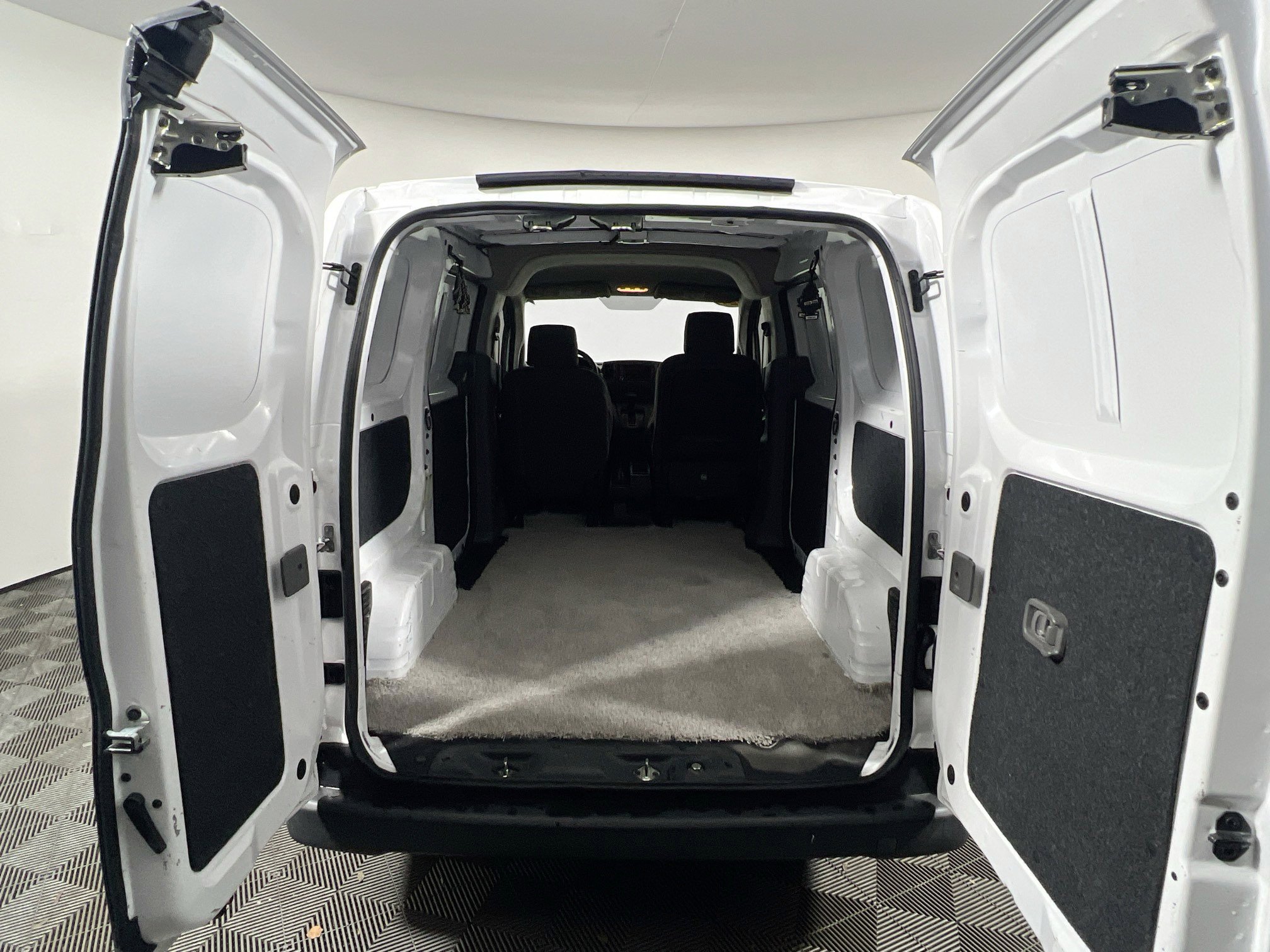 Used 2021 Nissan NV200 S FWD image 34