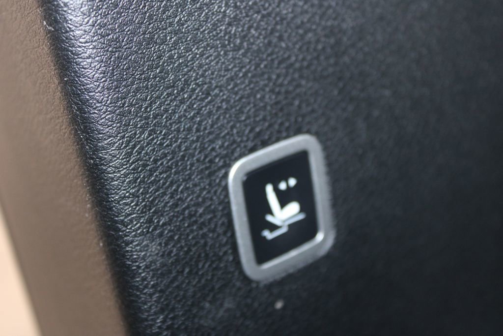 Used 2024 Chrysler Pacifica Touring-L image 23