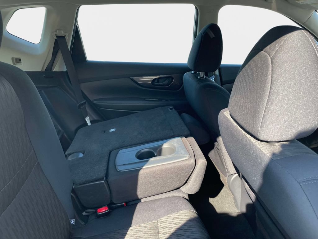 Used 2019 Nissan Rogue S FWD image 12