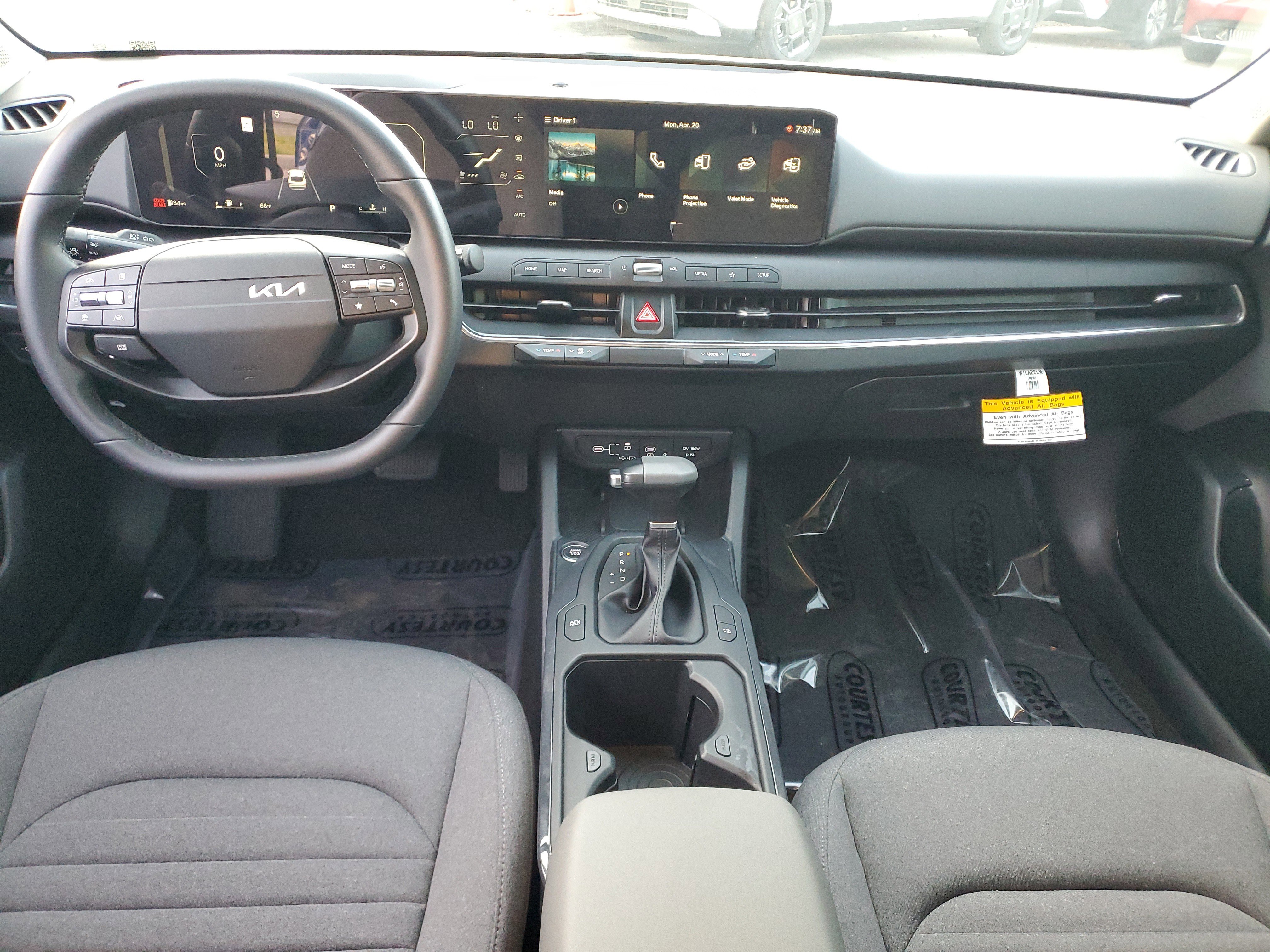 Used 2025 Kia K4 EX image 11