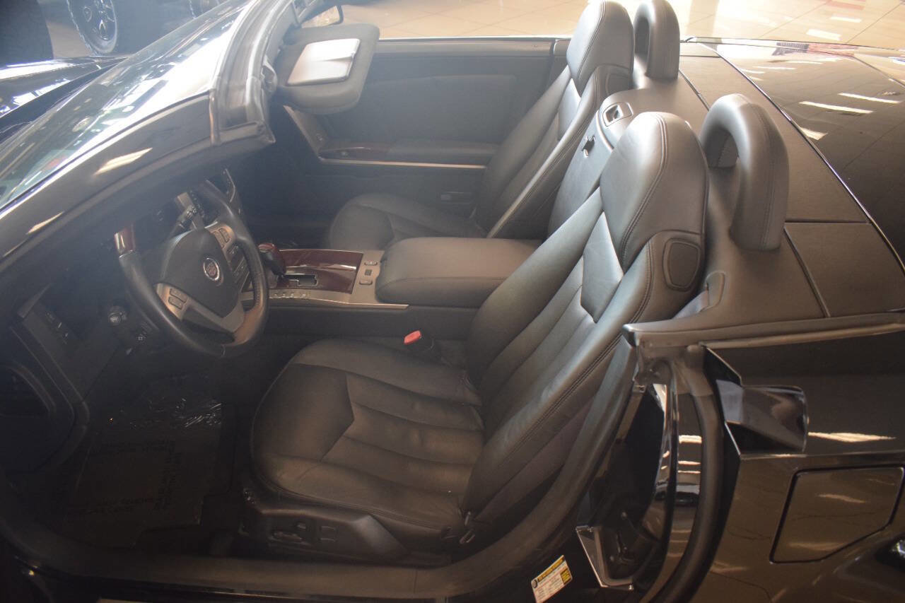 Used 2005 Cadillac XLR Base 2dr Roadster image 78