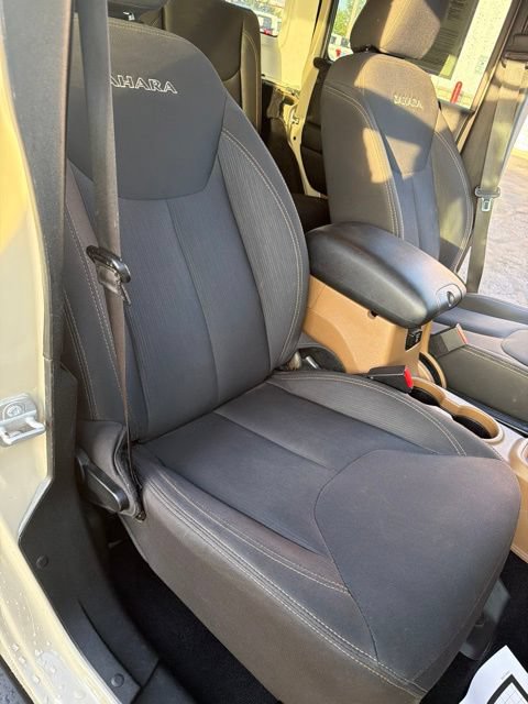 Used 2017 Jeep Wrangler Unlimited Sahara w/ Connectivity Group AWD/4WD image 20