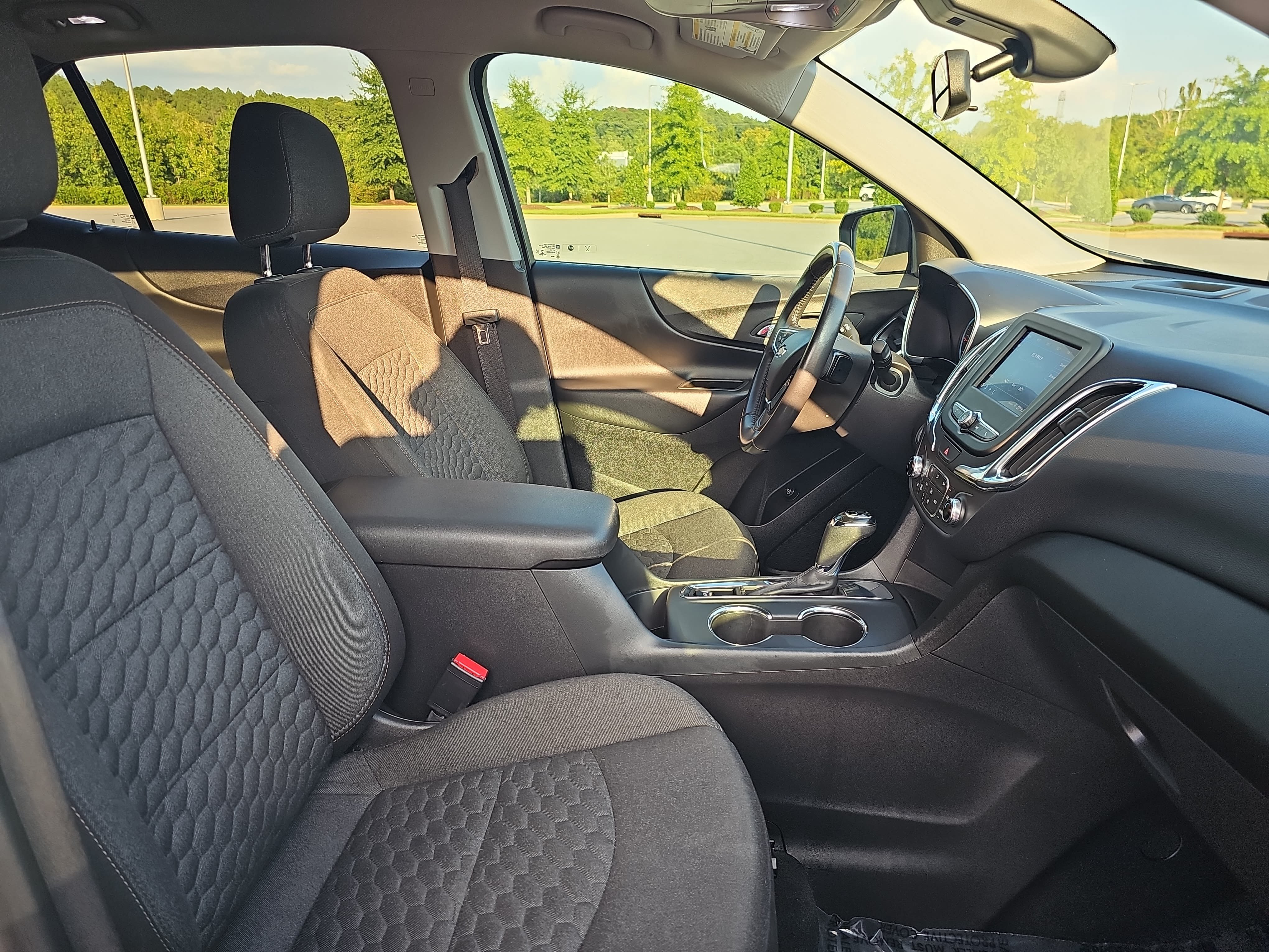 Used 2020 Chevrolet Equinox LT FWD image 10