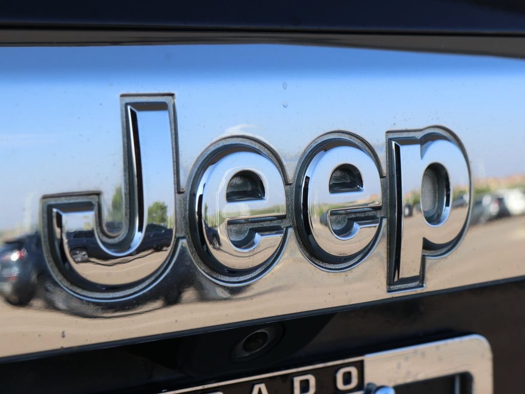 Used 2011 Jeep Grand Cherokee Limited w/ Trailer Tow Group AWD/4WD image 34