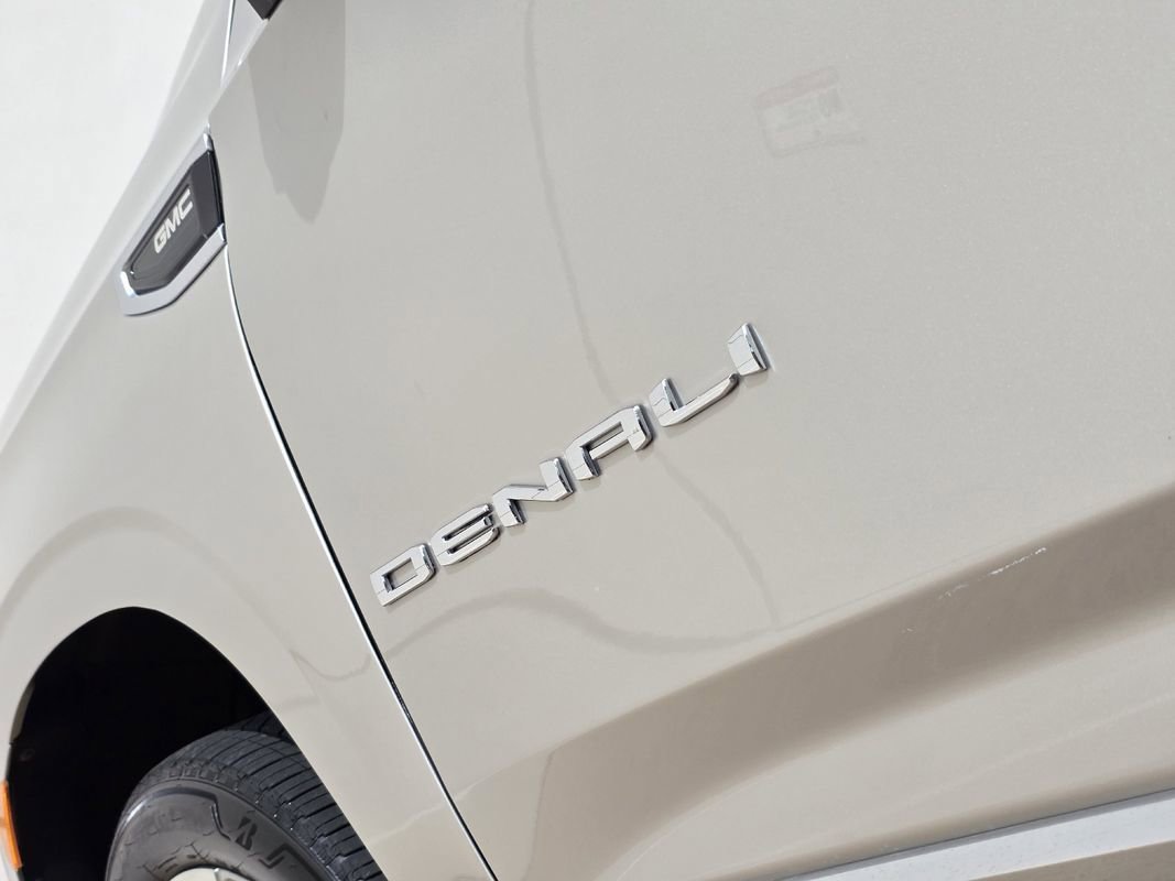 Used 2024 GMC Yukon Denali image 39