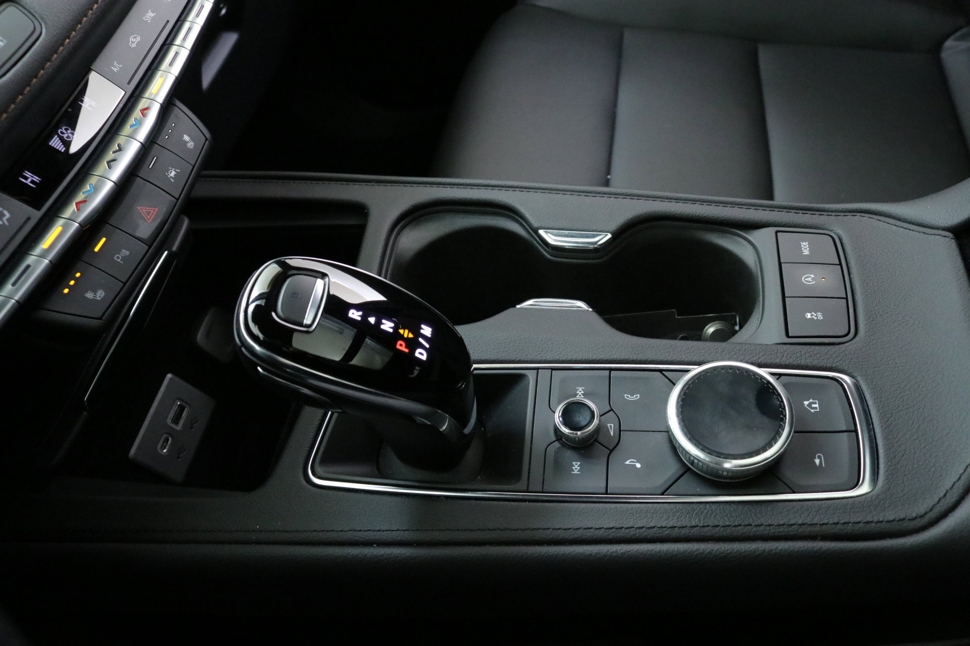 Used 2022 Cadillac XT4 Sport w/ Cold Weather Package image 19